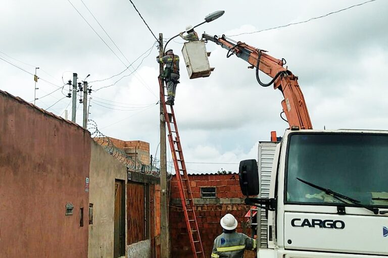 Trecho 3 do Sol Nascente recebe iluminação pública